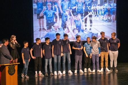 Naj športniki Kamnika za leto 2023 Lovro Planko in Maruša Mišmaš Zrimšek ter ekipa odbojkaric Calcit Volleya (23)